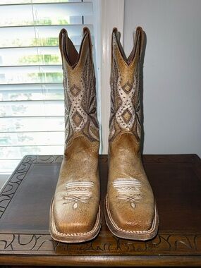 Circle G Kids Embroidered Tan Cowboy Boots Size 5 Square Toe
